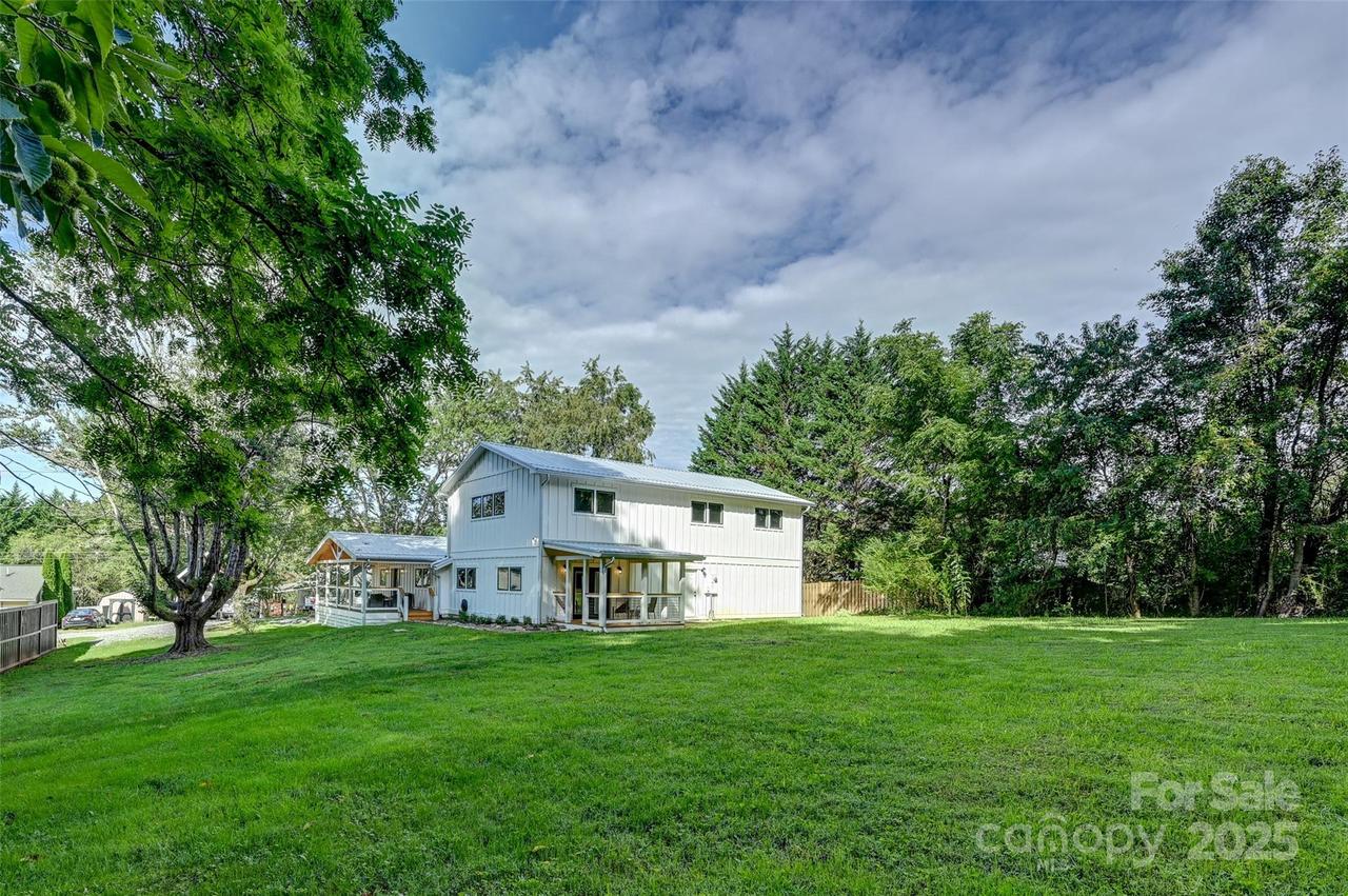 142 Gillespie Cir., Brevard, NC 28712