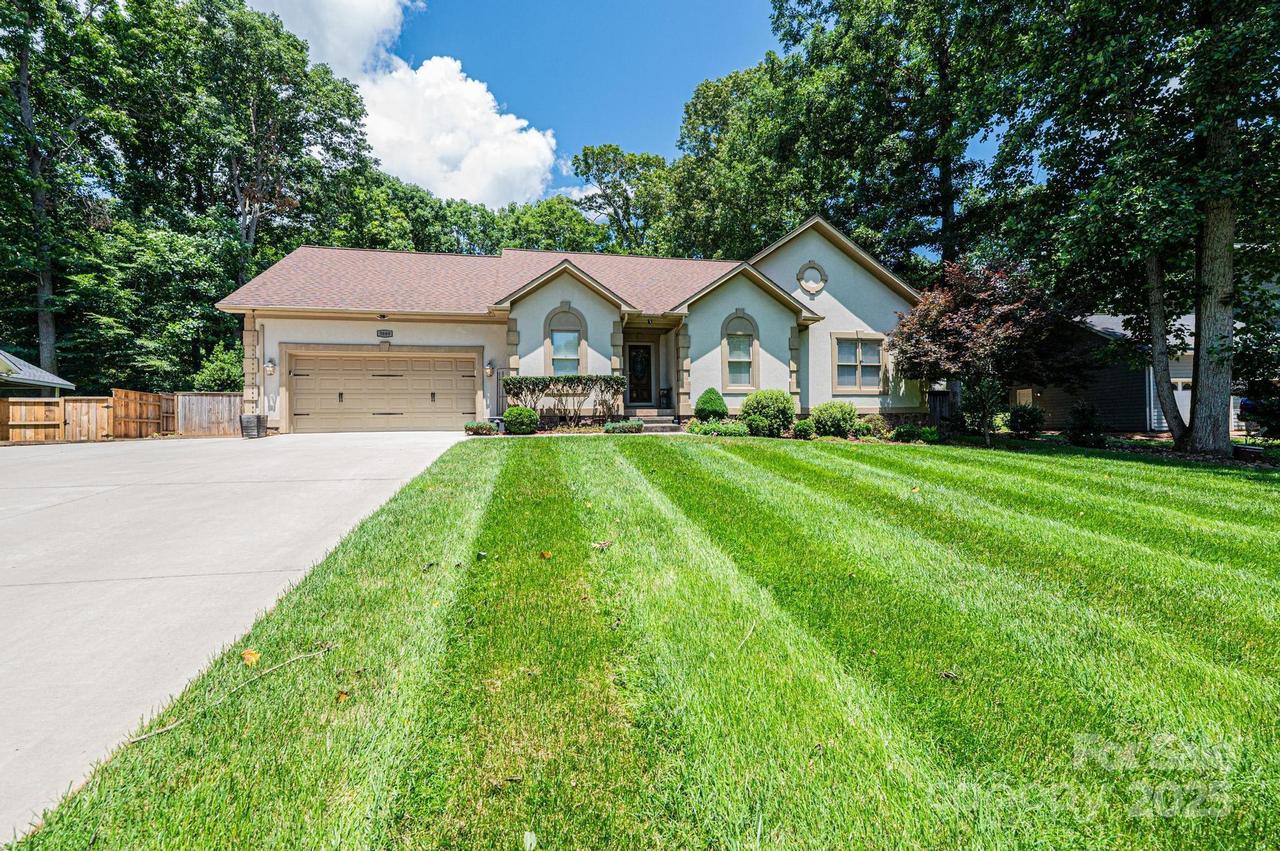 3889 Mattingly Dr., Hickory, NC 28602
