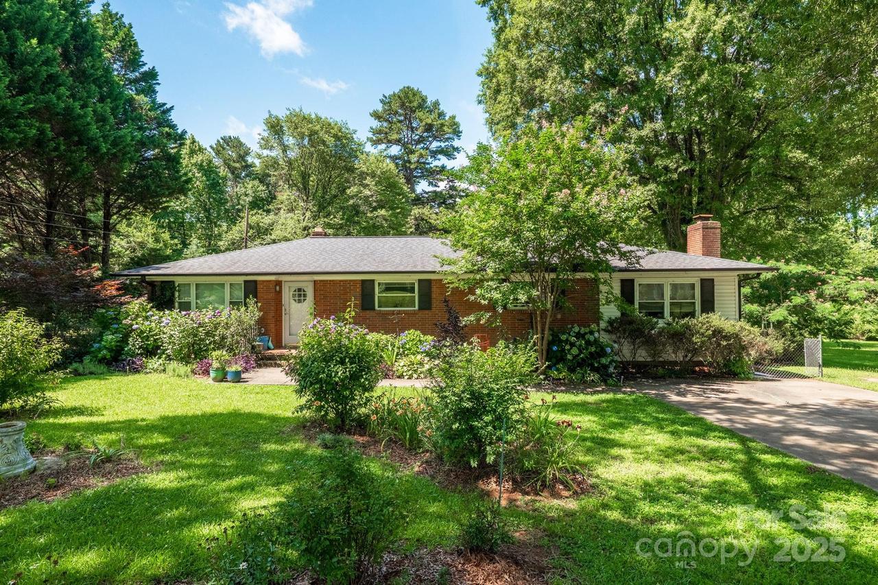 2008 Kimway Dr., Matthews, NC 28105