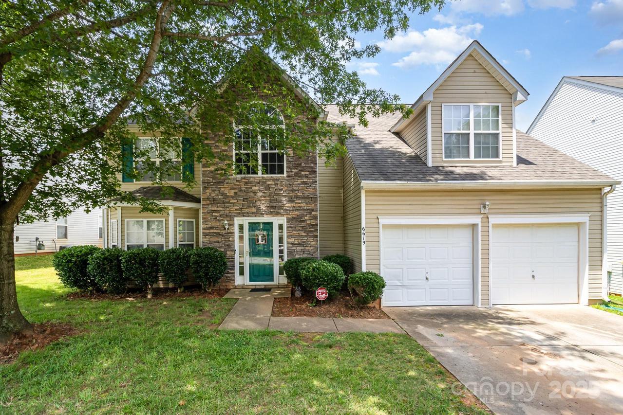 6619 Bittinger Ct., Charlotte, NC 28216