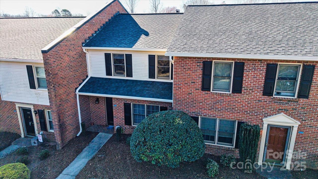 825 21st Ave., Hickory, NC 28601