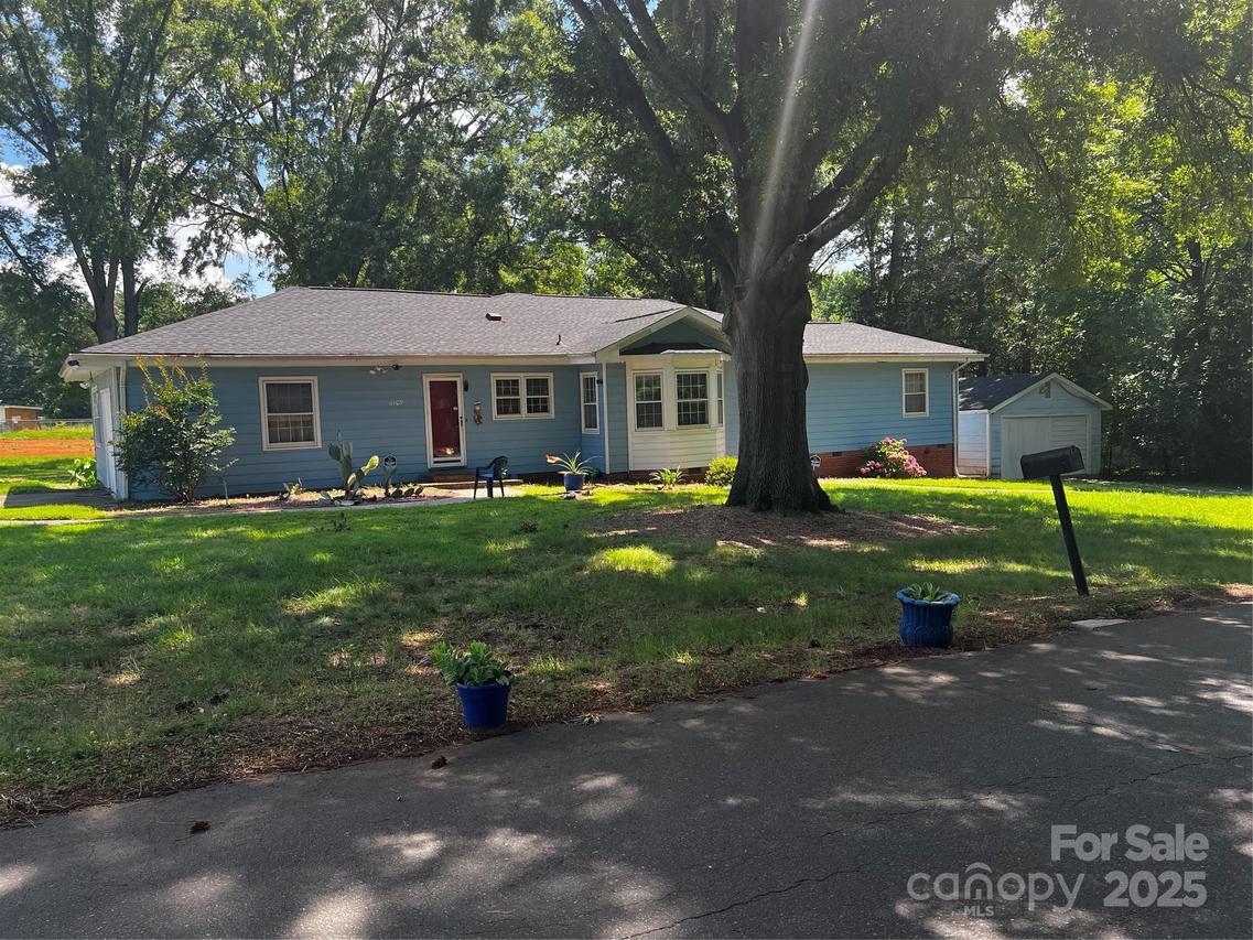 6109 Cora St., Charlotte, NC 28216