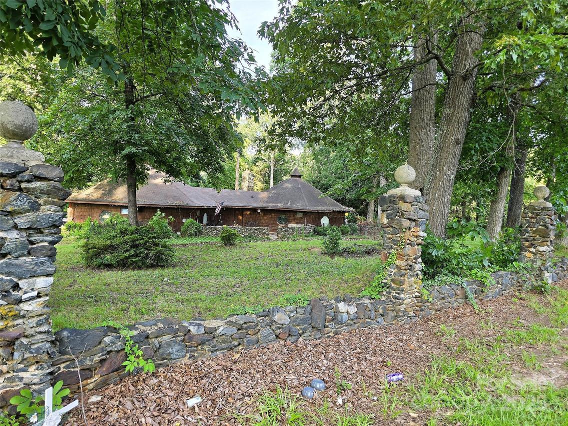 404 Long Shoals Rd., Bessemer City, NC 28016