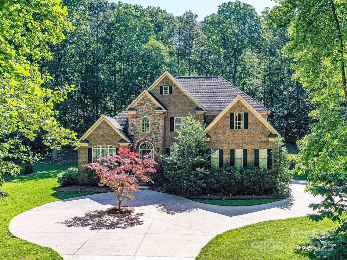 5955 Mountain Point Ln., Charlotte, NC 28216