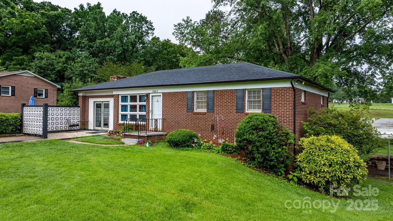 5083 Fleetwood Dr., Hickory, NC 28602