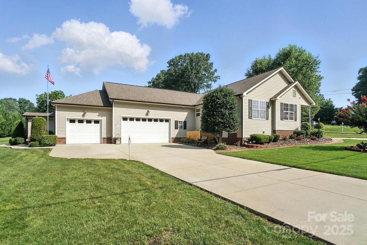 402 Walnut St. #11, China Grove, NC 28023