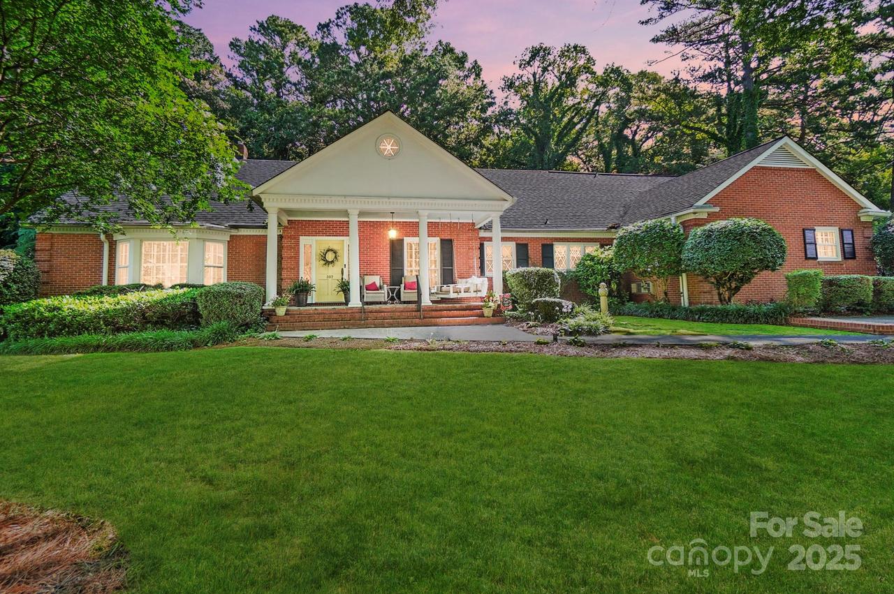 307 Dogwood Dr., Mount Holly, NC 28120