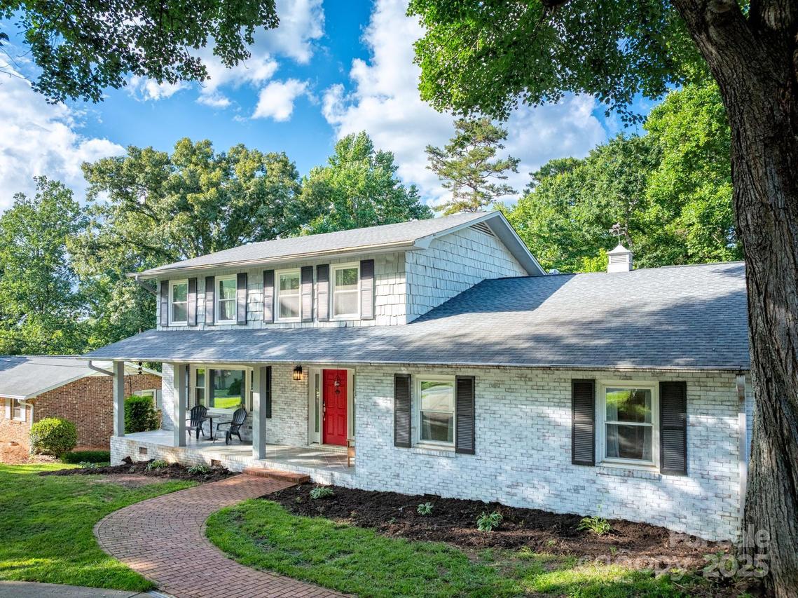 310 25th Ave., Hickory, NC 28601