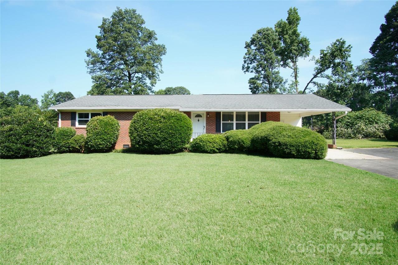 4429 Dawnwood Dr., Gastonia, NC 28056