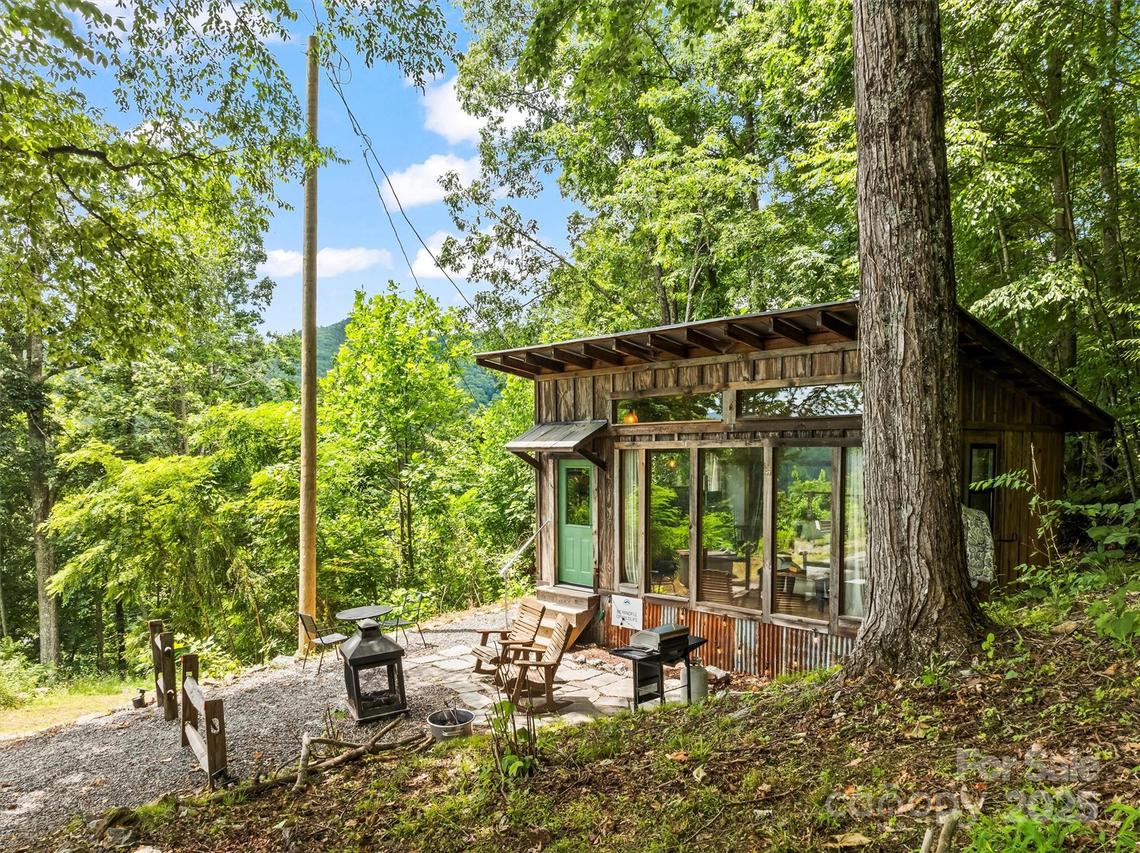 553 Paradise Mountain Rd., Canton, NC 28716