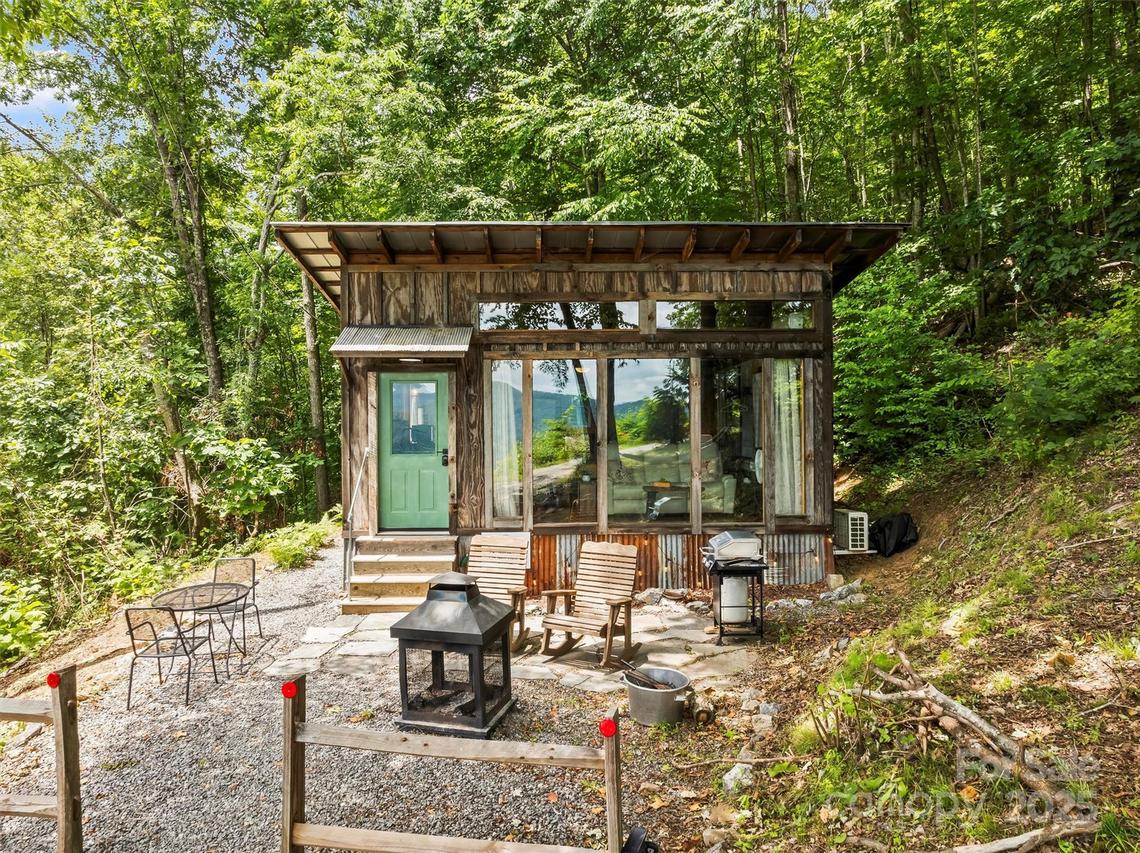 553 Paradise Mountain Rd., Canton, NC 28716
