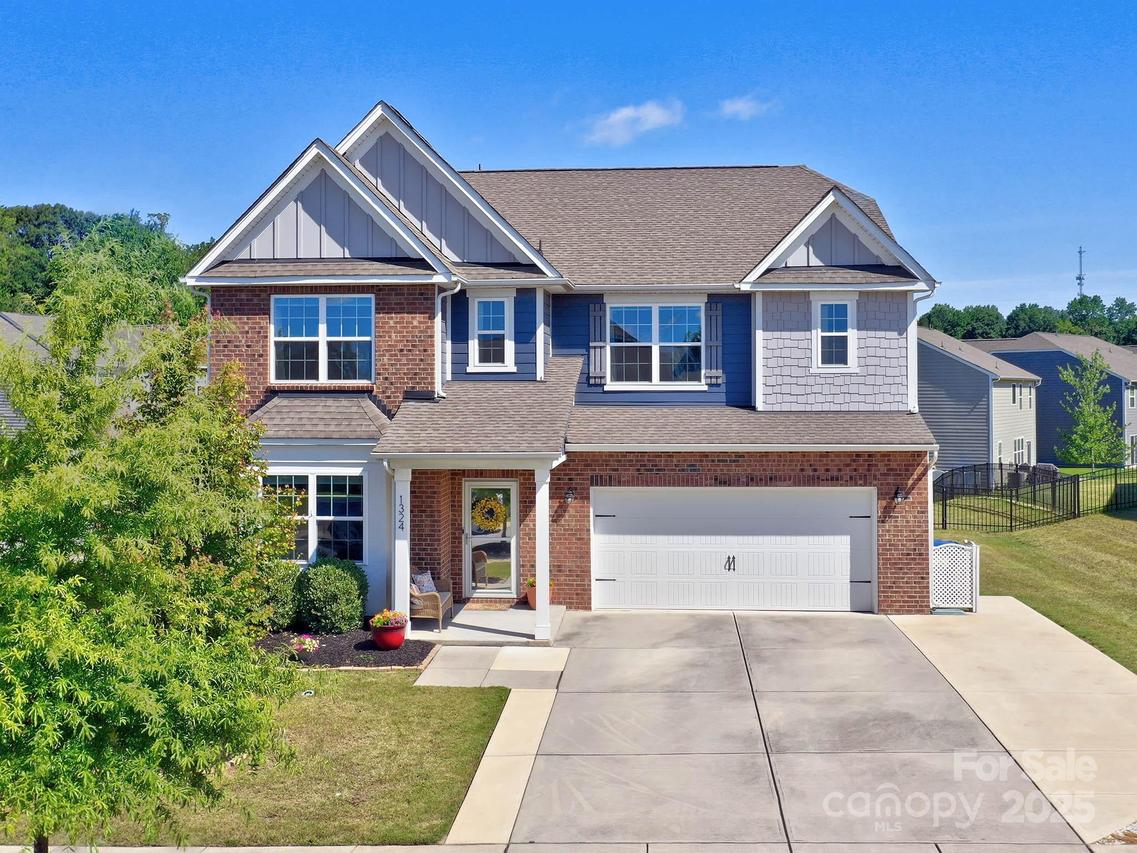 1324 Mona Vale Dr., Huntersville, NC 28078
