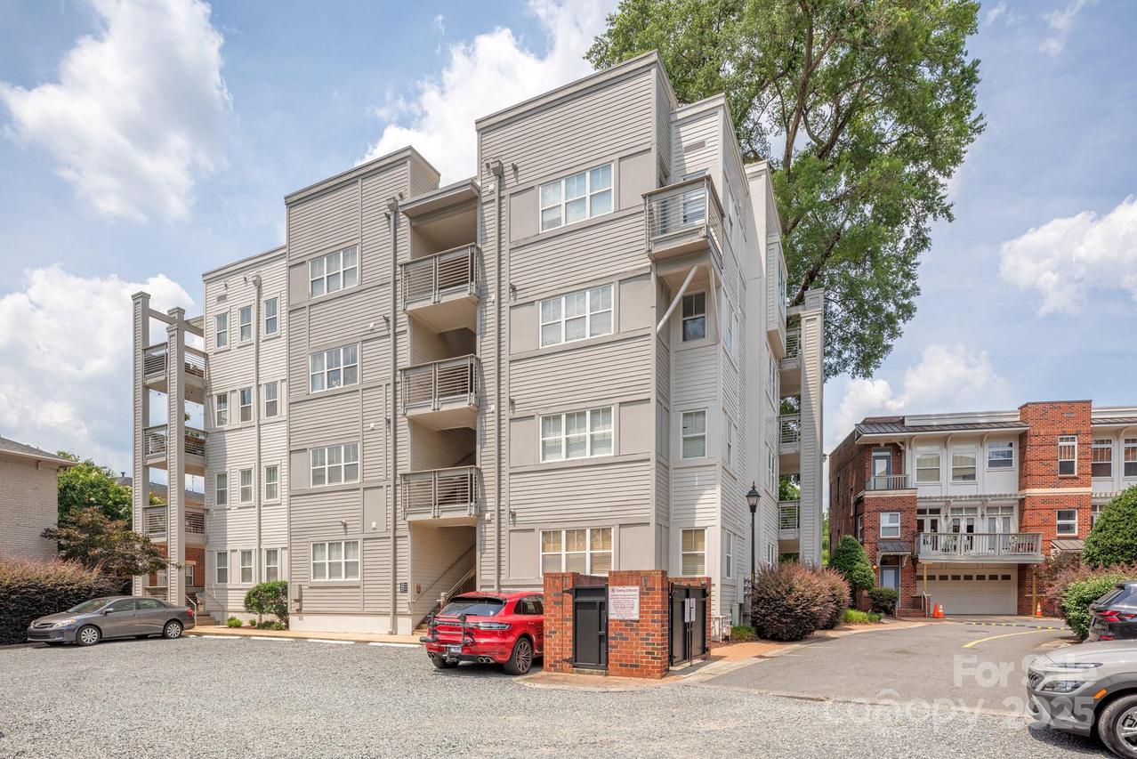 558 Oakland Ave., Charlotte, NC 28204