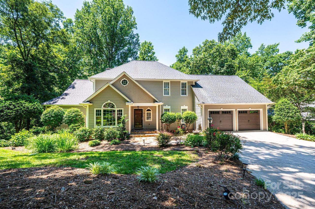 841 16th Avenue Ln., Hickory, NC 28601