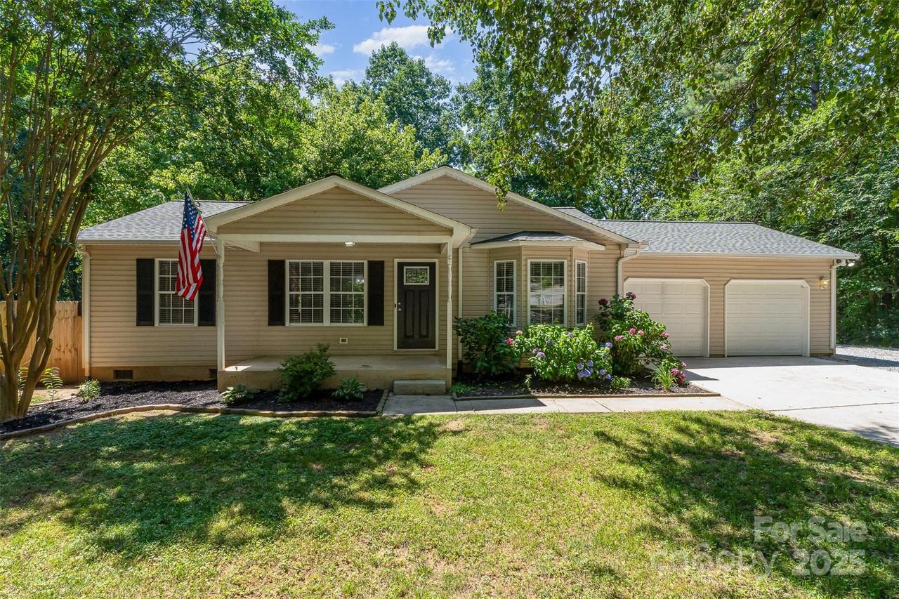 124 Julius Ln., Mooresville, NC 28117