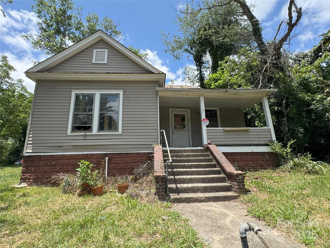 21 Allen St., Asheville, NC 28806
