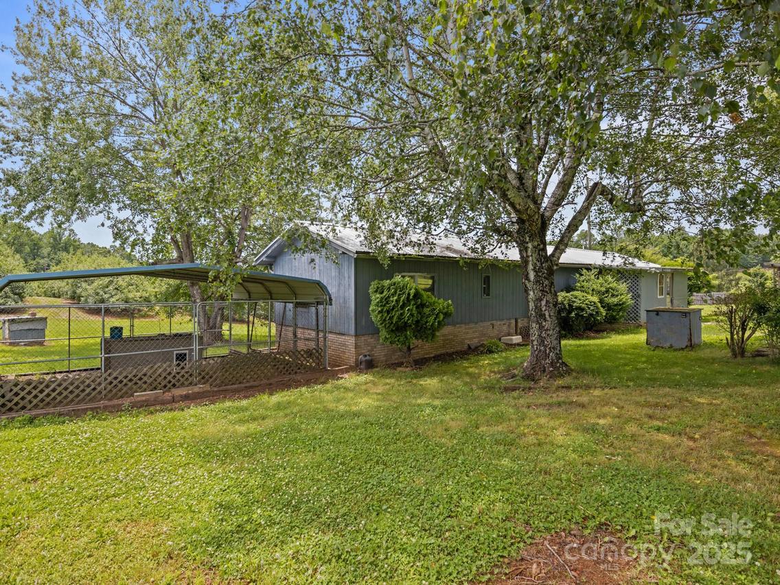 70 John Delk Rd., Hendersonville, NC 28792