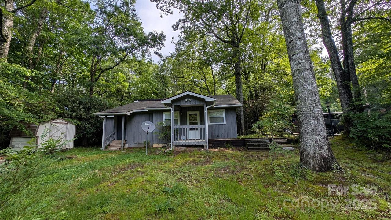 242 Upper Whitewater Rd., Sapphire, NC 28774