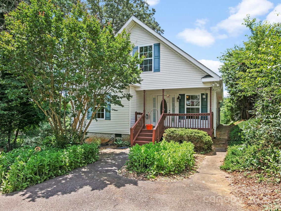 44 5th Ave., Asheville, NC 28806