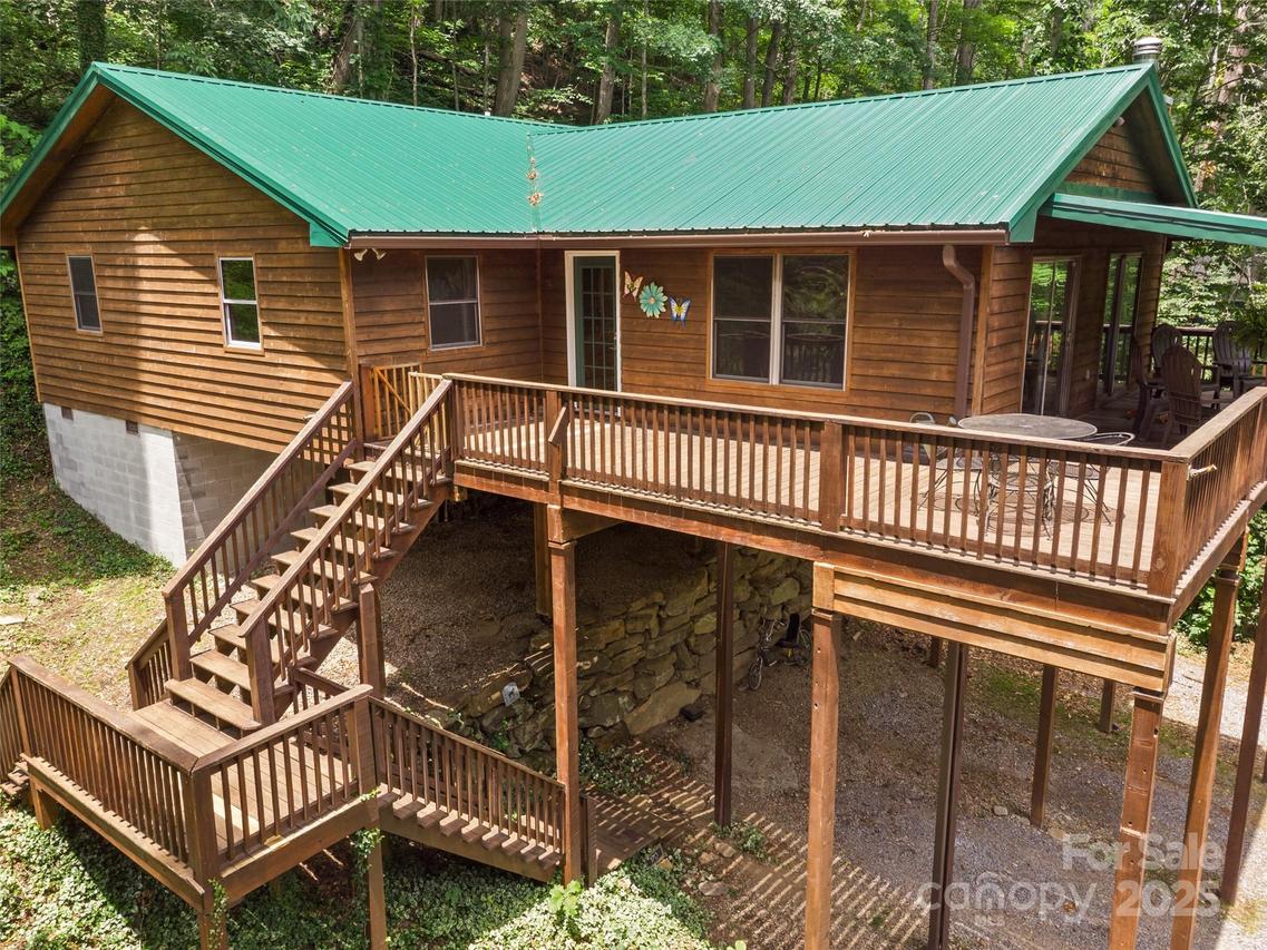 170 Mountain Farm Rd., Burnsville, NC 28714