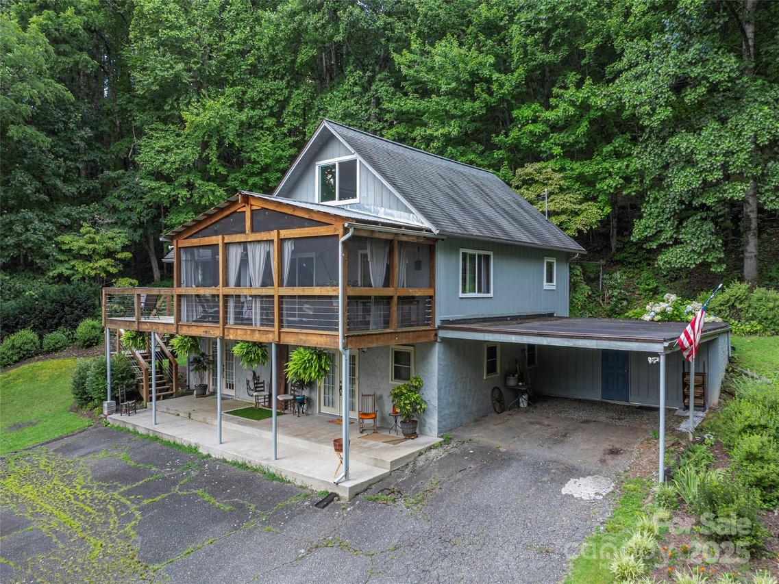 1411 Kitchens Branch Rd., Sylva, NC 28779