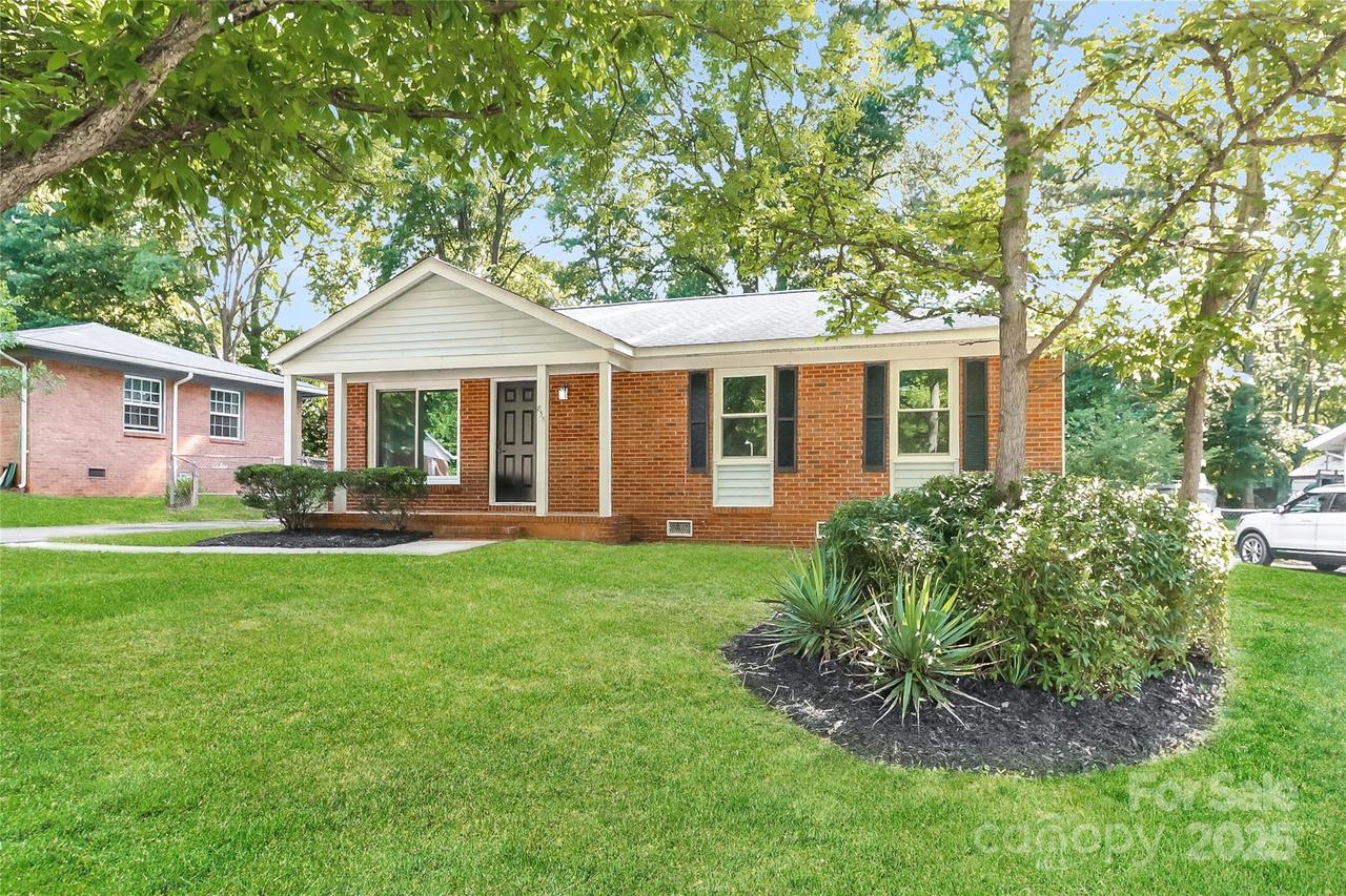 835 Carrington Dr., Charlotte, NC 28214