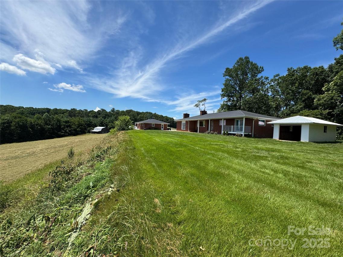 598 Miles View Dr., Mills River, NC 28759