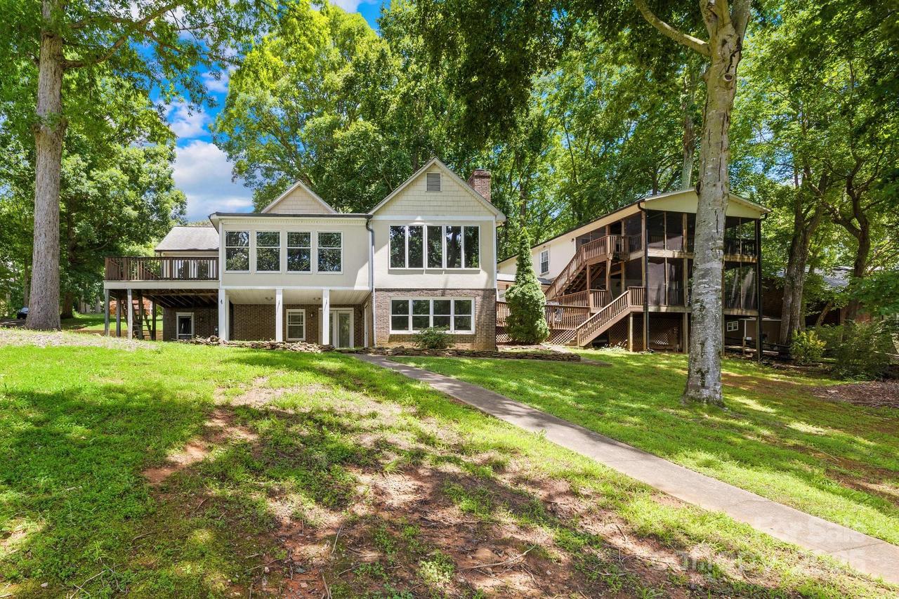 698 Normandy Rd., Mooresville, NC 28117