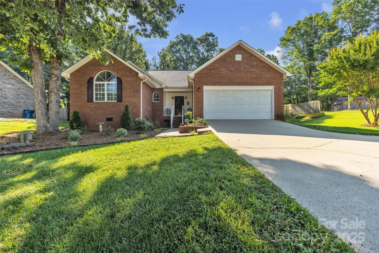 5476 Twelve Oak Ln., Conover, NC 28613