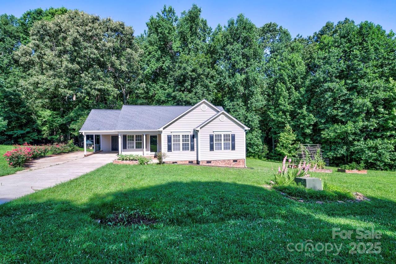 5437 Mallard Ln., Gastonia, NC 28052