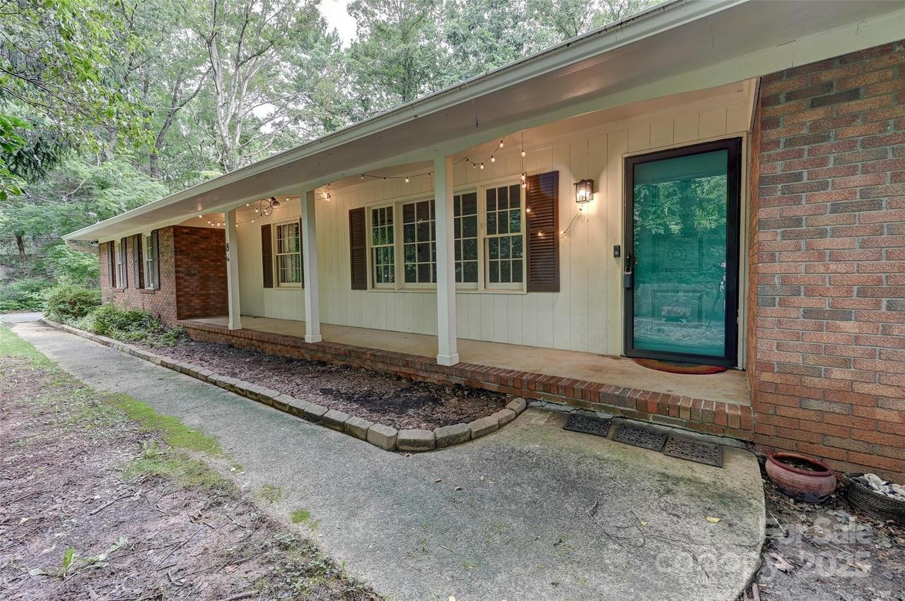 8 Mayfair Dr., Candler, NC 28715