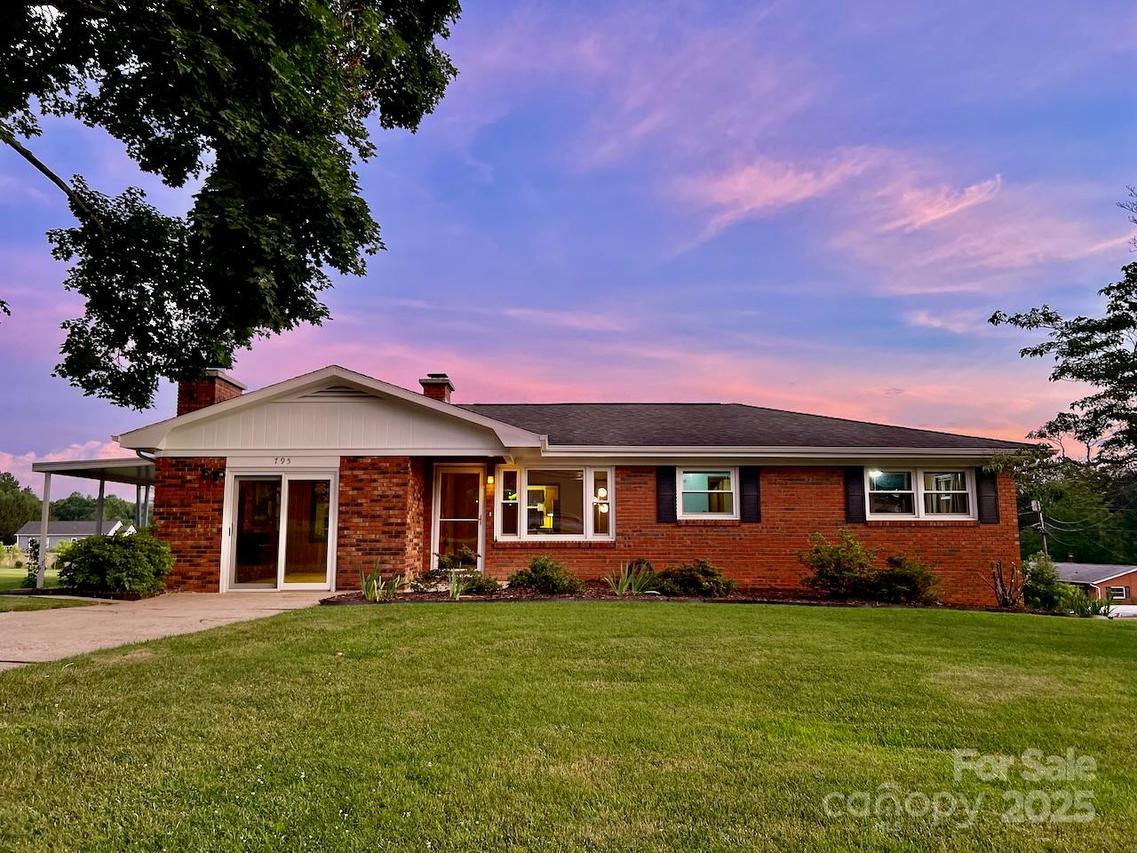 795 Monte Vista Rd., Candler, NC 28715