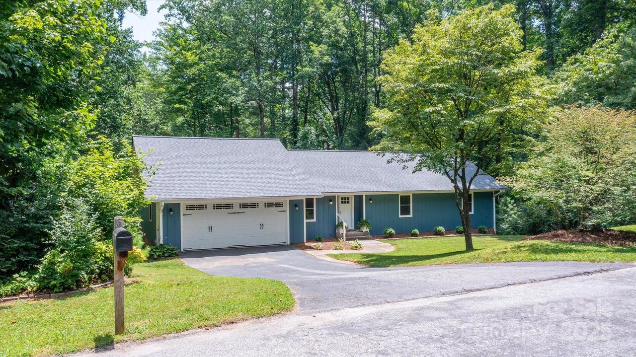 104 Britton Ave., Hendersonville, NC 28791