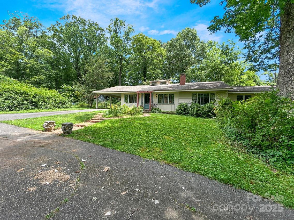 100 Ivy Hill Ln., Tryon, NC 28782