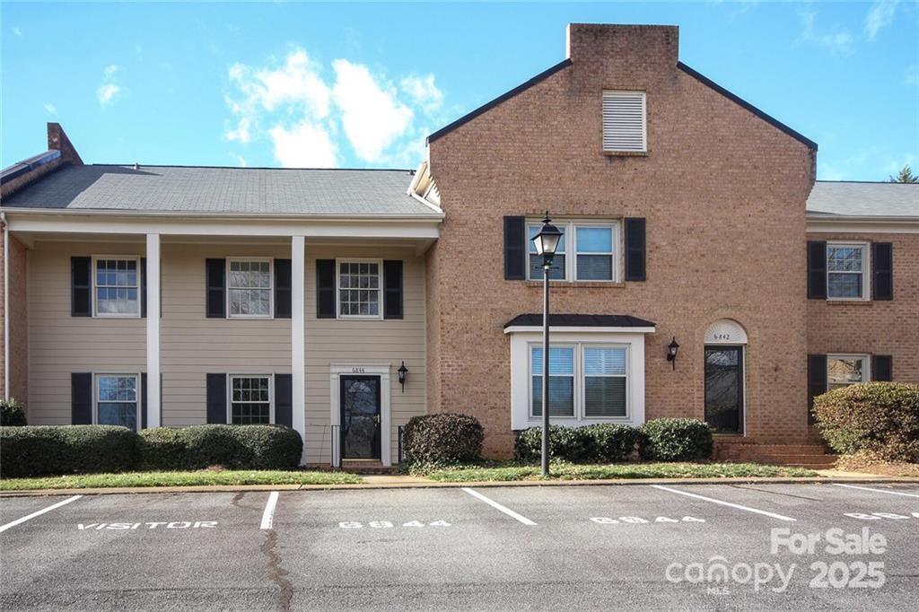 6844 Dumbarton Dr., Charlotte, NC 28210
