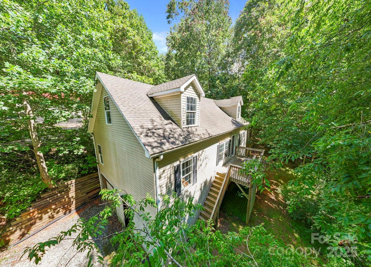 99 Indian Hill Dr., Leicester, NC 28748