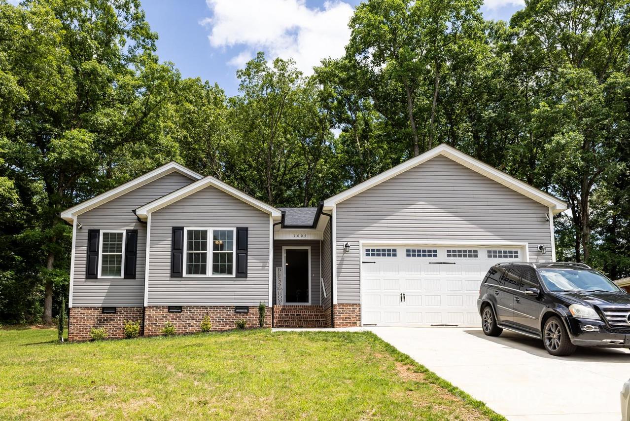 1005 8th Ave., Conover, NC 28613