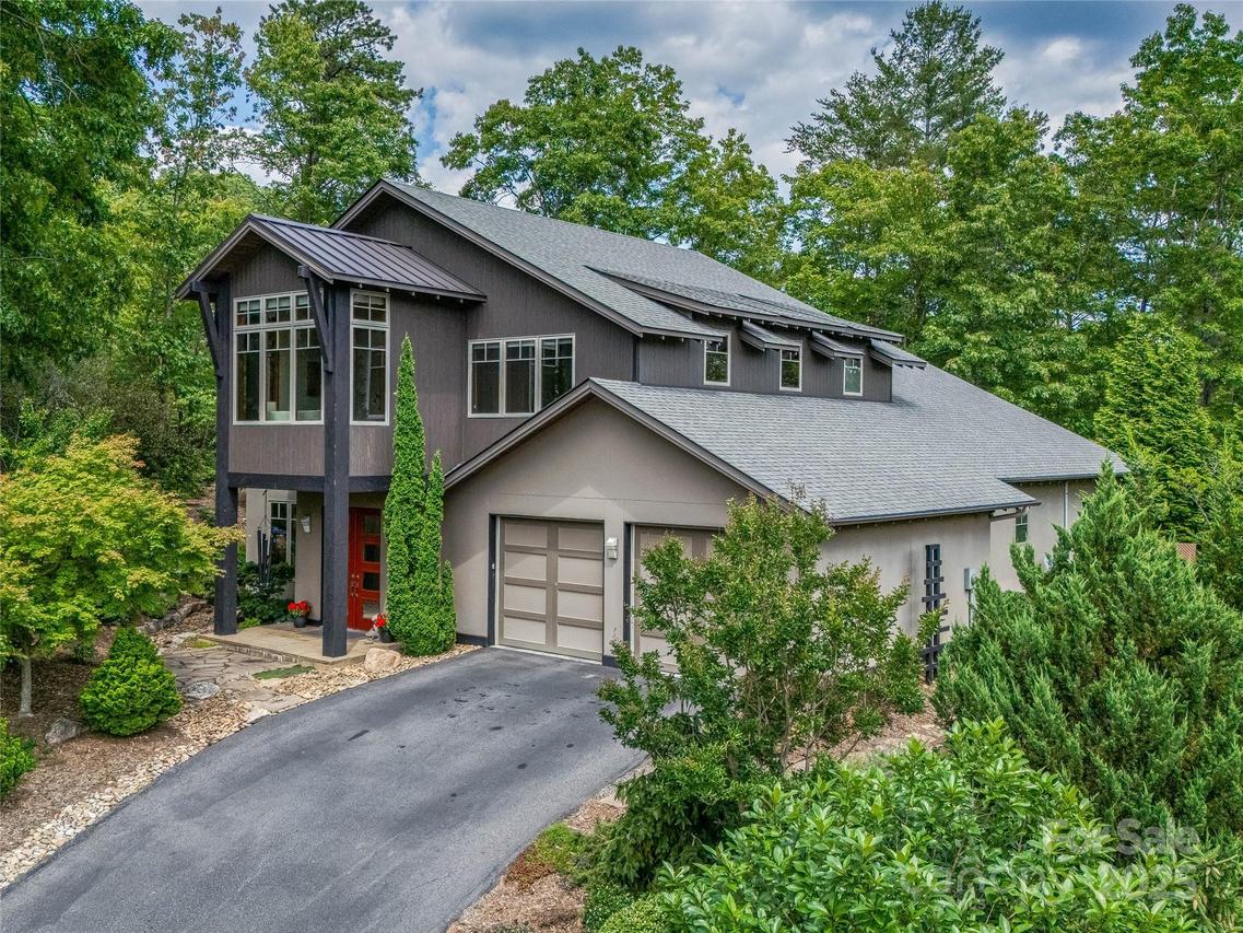 3 Turkey Roost Ct., Fairview, NC 28730