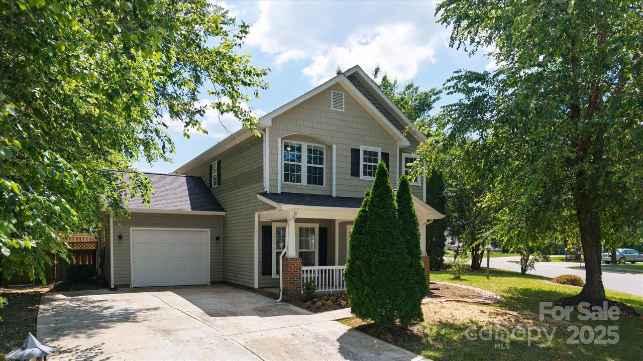 8343 Highlander Ct., Charlotte, NC 28269