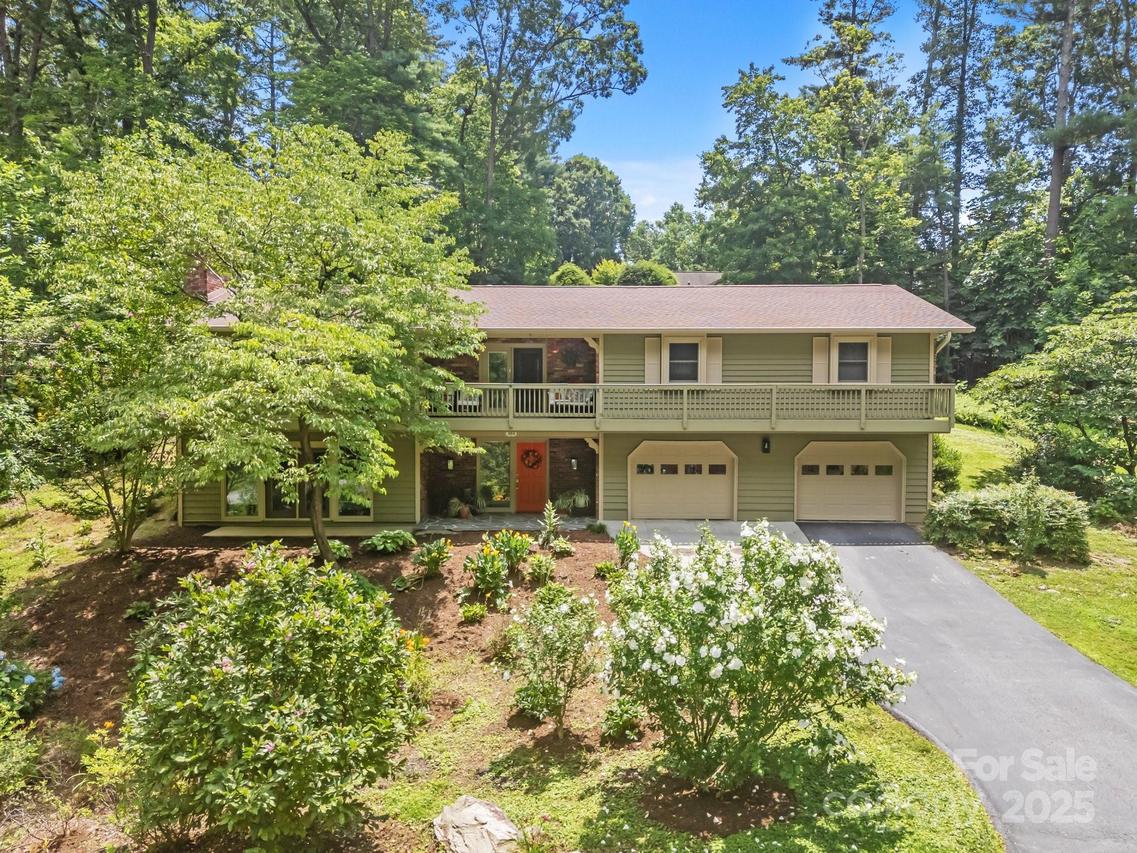 894 Indian Hill Rd., Hendersonville, NC 28791