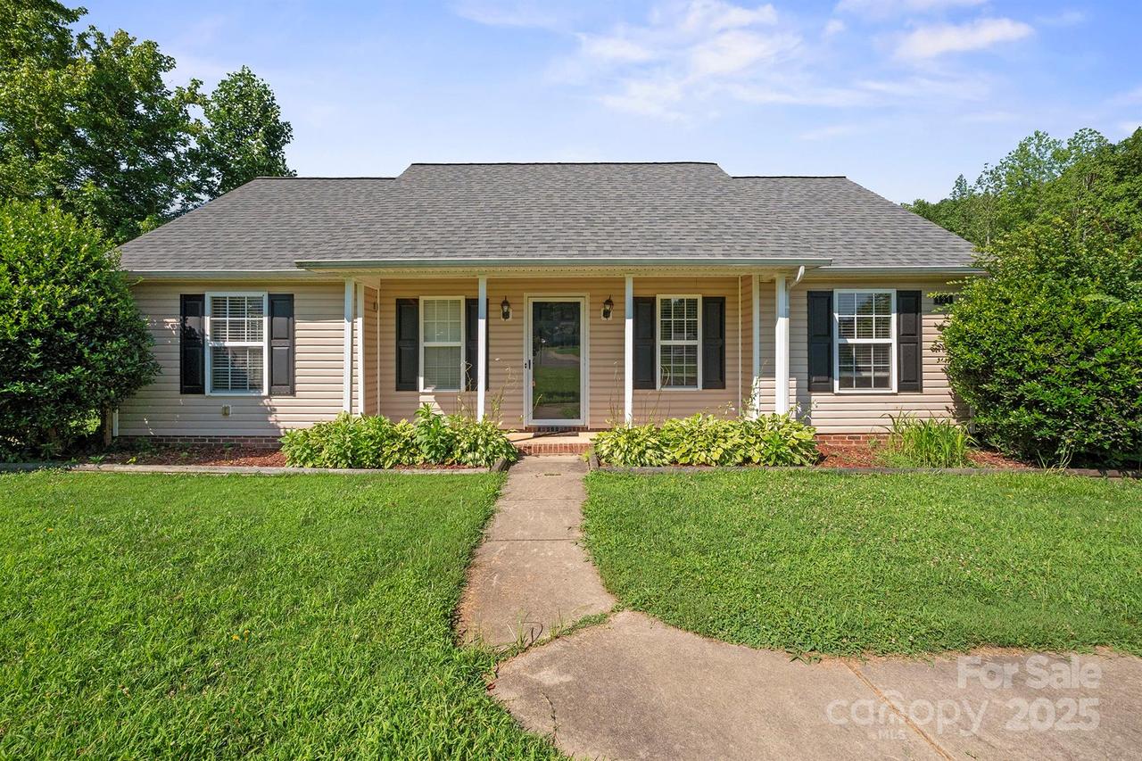 121 Gilcrest Ln., Troutman, NC 28166