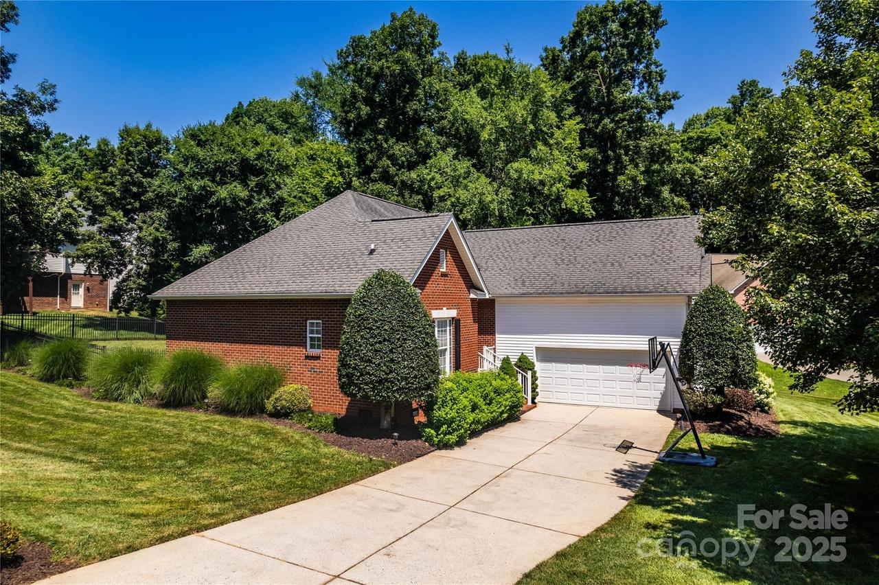 2124 Congress Ct., Kannapolis, NC 28083