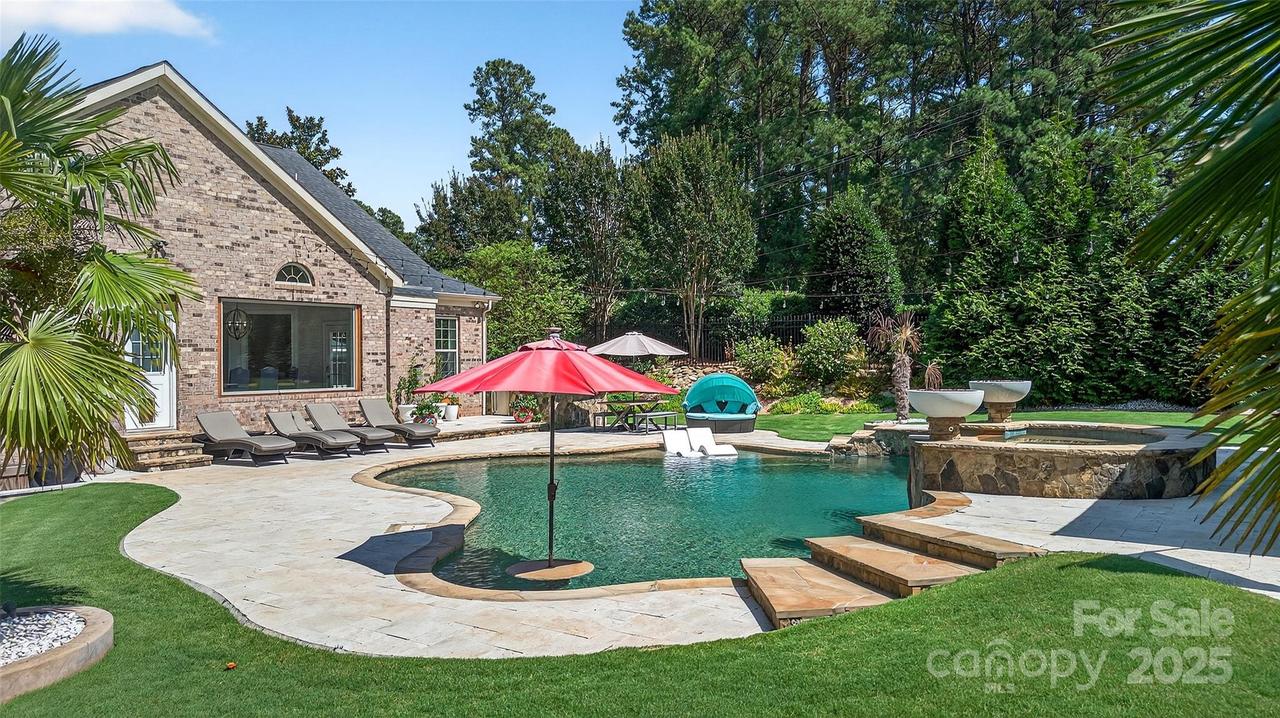 3981 Spinnaker Pl., Denver, NC 28037