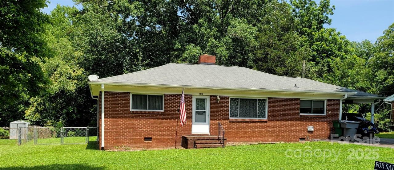 1512 Thompson Ave., Charlotte, NC 28216