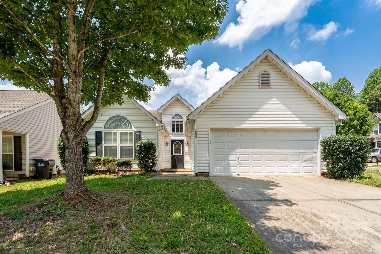 6857 Parkers Crossing Dr., Charlotte, NC 28215