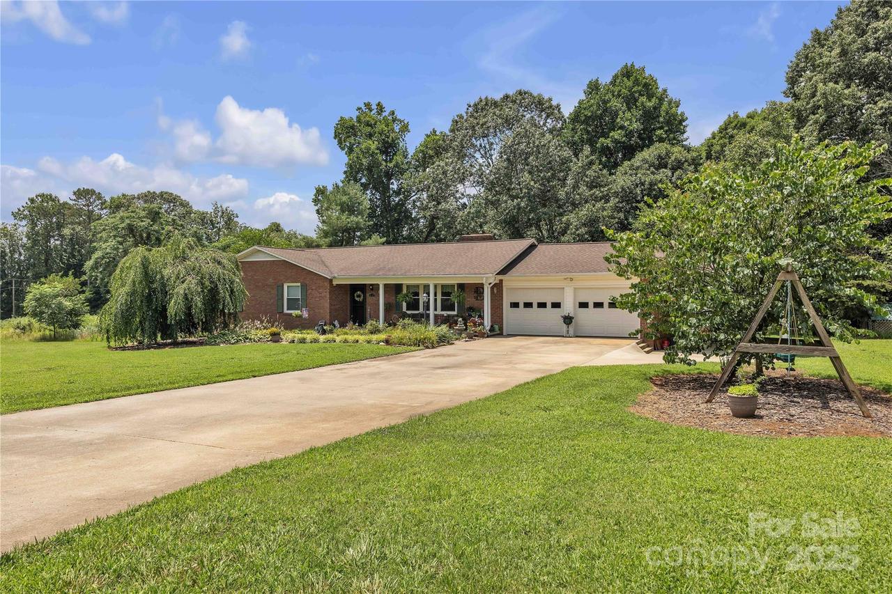 137 Proust Rd., Statesville, NC 28625