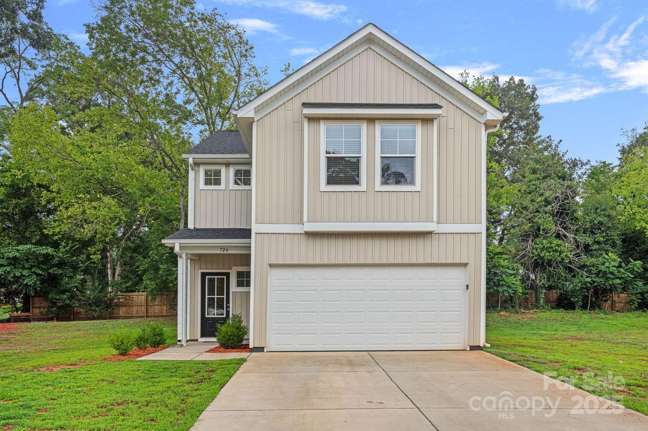 724 N Kelly St., Statesville, NC 28677