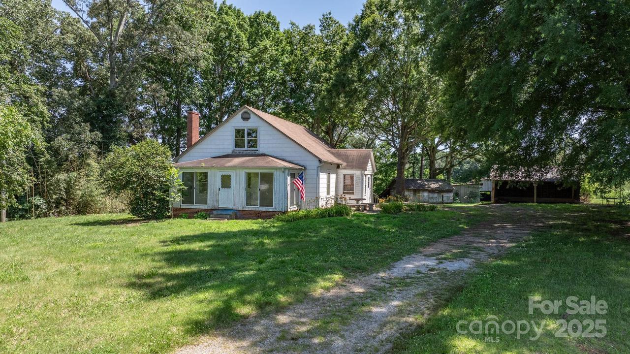 5560 Springs Rd., Conover, NC 28613