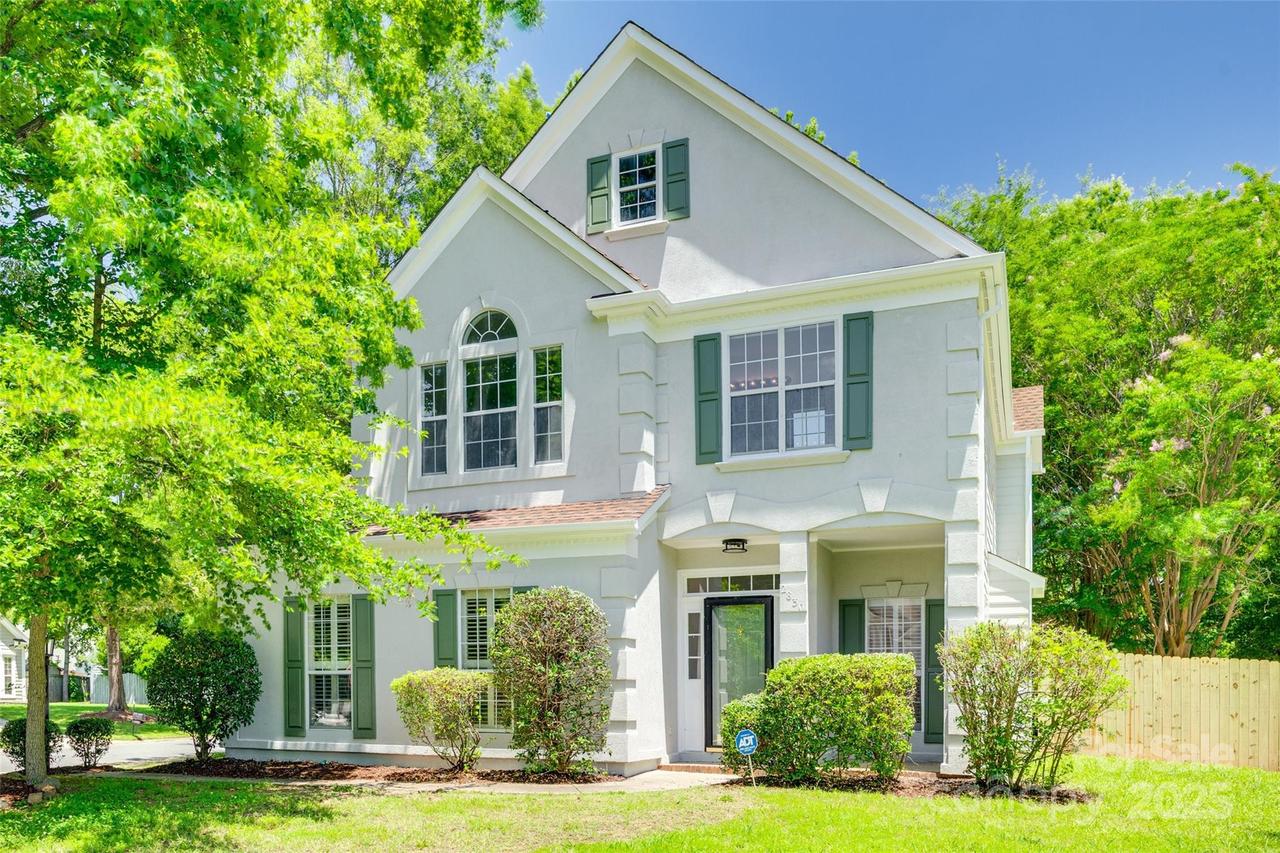 2830 Grosbeak Ln., Charlotte, NC 28269