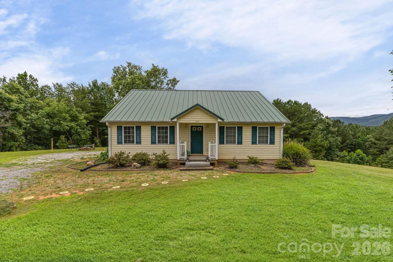303 Ridgeview Dr., Mill Spring, NC 28756